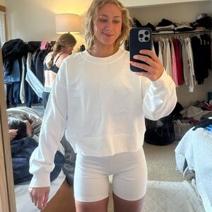 perfectly oversized cropped crew white lululemon, only worn once! size 6